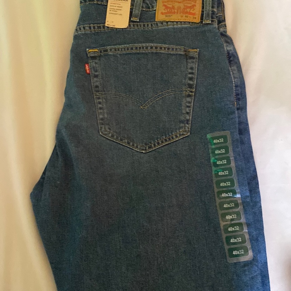 Brand new never worn Levi’s
